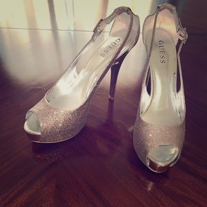 9.5 Guess Peep Toe Platform Pumps. Brand New.